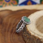 انگشتر زمرد الماس تراش نقره زنانه طرح شقایق - Image 2