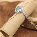 انگشتر زمرد الماس تراش نقره زنانه طرح پریسا - Image 3