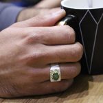 انگشتر زمرد الماس تراش نقره مردانه طرح کافی - Image 4