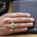 انگشتر زمرد الماس تراش نقره مردانه دست ساز طرح هادی - Image 3