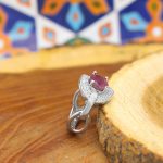 انگشتر یاقوت سرخ الماس تراش نقره زنانه طرح ملانیا - Image 3