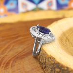 انگشتر یاقوت کبود الماس تراش نقره زنانه طرح ورساچه - Image 3