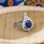 انگشتر یاقوت کبود الماس تراش نقره زنانه طرح فوزیه - Image 2