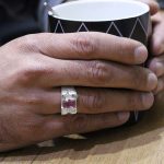 انگشتر یاقوت سرخ الماس تراش نقره مردانه دست ساز طرح طلوع - Image 4