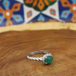 انگشتر عقیق سبز نقره زنانه طرح هدیه - Image 2