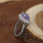 انگشتر عقیق کبود یمنی نقره زنانه طرح ملیکا - Image 2