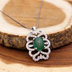 گردنبند عقیق سبز نقره زنانه طرح شاپرک + حکاکی آیه من یتق الله - Image 3