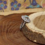 انگشتر فیروزه نیشابوری نقره زنانه طرح عالیه - Image 3