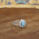 انگشتر فیروزه نیشابوری نقره زنانه طرح فروغ - Image 2