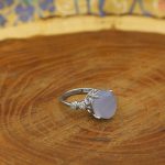 انگشتر عقیق کبود یمنی نقره زنانه طرح دلارام - Image 3