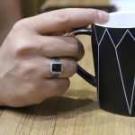 انگشتر عقیق مشکی نقره دست ساز مردانه طرح فرید + حرز امام جواد (ع) - Image 4