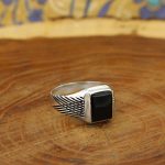 انگشتر عقیق مشکی نقره دست ساز مردانه طرح فرید + حرز امام جواد (ع) - Image 2