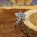 انگشتر عقیق کبود یمنی نقره زنانه طرح افرا - Image 3