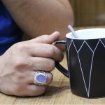 انگشتر عقیق کبود یمنی نقره مردانه دست ساز طرح رادین + 12 قطعه یاقوت سرخ - Image 5