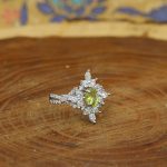 انگشتر زبرجد الماس تراش نقره زنانه طرح هاله - Image 3