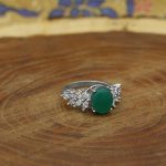 انگشتر عقیق سبز نقره زنانه طرح پرستو - Image 2