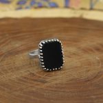 انگشتر عقیق مشکی نقره مردانه طرح زهیر - Image 3