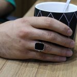 انگشتر عقیق مشکی نقره مردانه طرح زهیر - Image 5