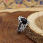 انگشتر عقیق مشکی نقره زنانه طرح لطیفه - Image 3