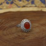 انگشتر عقیق سرخ نقره زنانه طرح ملکه - Image 3