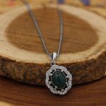 گردنبند عقیق سبز نقره زنانه طرح دنیا - Image 2