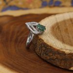 انگشتر زمرد الماس تراش نقره زنانه طرح حورا - Image 2