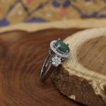 انگشتر زمرد الماس تراش نقره زنانه طرح شکوفه - Image 2