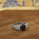 انگشتر گارنت الماس تراش نقره زنانه طرح پرستو - Image 2