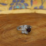 انگشتر گارنت الماس تراش نقره زنانه طرح پروانه - Image 3