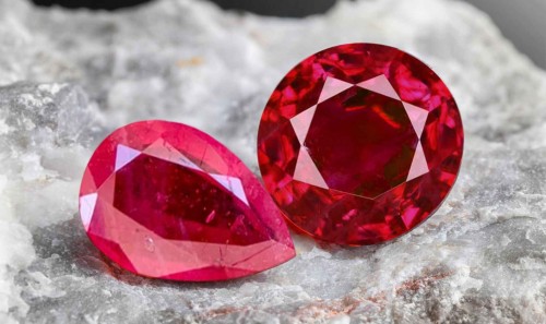 مقایسه سنگ یاقوت سرخ و شیشه