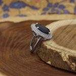 انگشتر یاقوت کبود الماس تراش نقره زنانه طرح تهمینه - Image 2