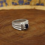 انگشتر یاقوت کبود الماس تراش نقره مردانه دست ساز طرح کامران - Image 2