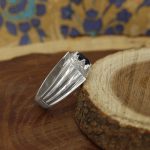 انگشتر یاقوت کبود الماس تراش نقره مردانه دست ساز طرح کامران - Image 3