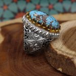 انگشتر فیروزه نیشابوری دست ساز نقره مردانه طرح آیینه کاری فاخر نادر - Image 2