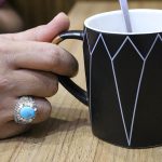 انگشتر فیروزه نیشابوری دست ساز نقره مردانه طرح قلم زنی مینیاتوری امیر - Image 5