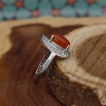 انگشتر عقیق سرخ یمنی نقره زنانه طرح مهتا - Image 2