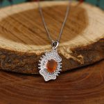 گردنبند عقیق سرخ یمنی نقره زنانه طرح رویال - Image 2