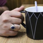 انگشتر یاقوت کبود الماس تراش نقره مردانه دست ساز طرح سیاوش - Image 4