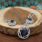 نیم ست یاقوت کبود الماس تراش نقره زنانه طرح مونا - Image 2