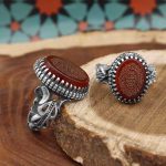 انگشتر ست عقیق سرخ نقره مردانه و زنانه طرح مروت + حرز امام جواد (ع) + آیت الکرسی - Image 2