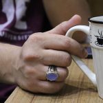 انگشتر عقیق کبود یمنی نقره مردانه دست ساز طرح سبحان - Image 4