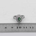 انگشتر زمرد الماس تراش نقره زنانه طرح پوران - Image 4