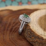 انگشتر زمرد الماس تراش نقره زنانه طرح پوران - Image 2