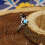 انگشتر چند سنگ نقره زنانه طرح ساناز - Image 2