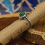 انگشتر عقیق سبز نقره زنانه طرح فاضله - Image 2