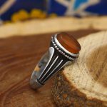 انگشتر عقیق سرخ یمنی نقره مردانه طرح سپنتا - Image 3