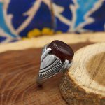 انگشتر عقیق سرخ نقره مردانه طرح شاهان - Image 2