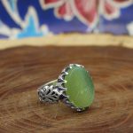 انگشتر عقیق سبز نقره مردانه طرح ملک + حکاکی - Image 3