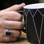 انگشتر عقیق مشکی نقره مردانه طرح علمدار + حکاکی - Image 4