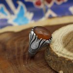 انگشتر عقیق سرخ یمنی نقره مردانه طرح دامون - Image 2